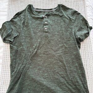 BANANA REPUBLIC GREEN T SHIRT - LARGE